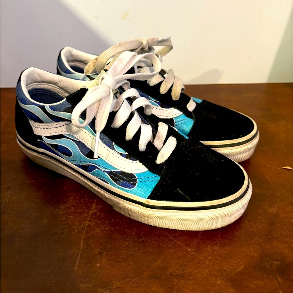 Boys vans sneaker shoe blue flame with laces worn twice sz 2